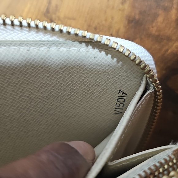 Louis Vuitton DAMIER AZUR ZIP AROUND WALLET - Picture 7 of 11